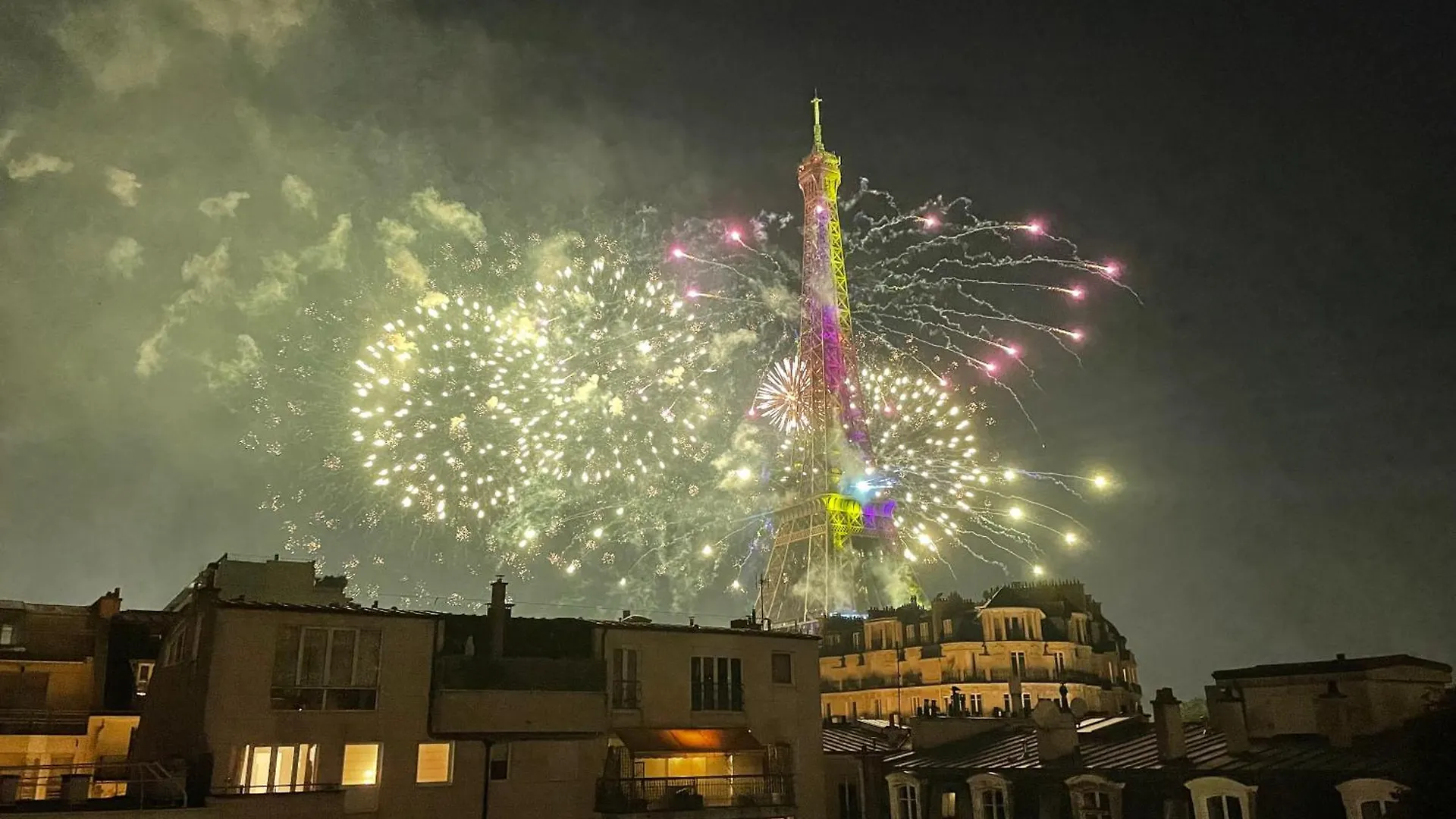 Kontakte von Superb Flat With Iconic Eiffel Tower View