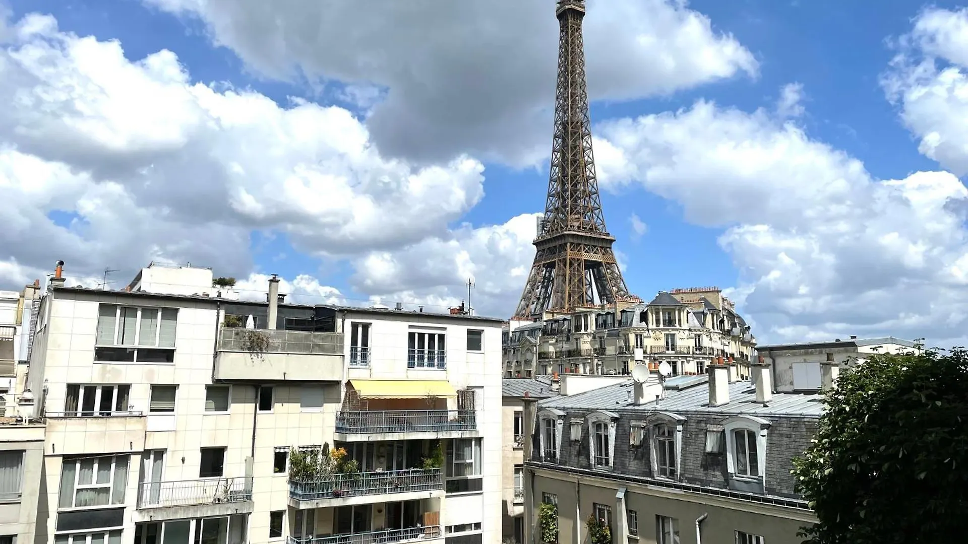 Apartment Ferienwohnung Superb Flat With Iconic Eiffel Tower View Paris Frankreich